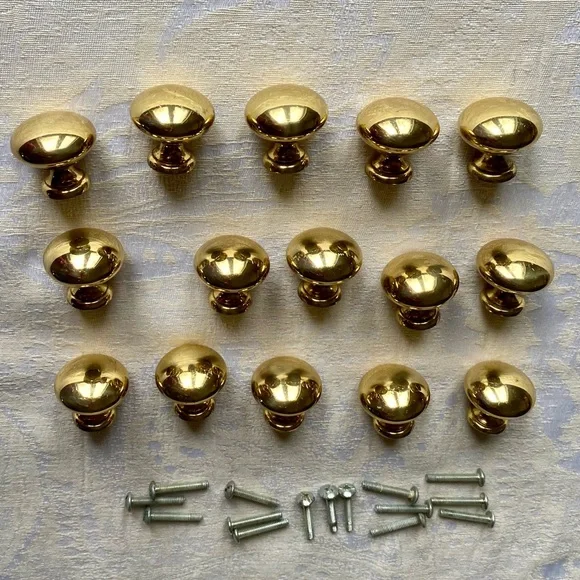 Brass Cabinet or Drawer Pulls Knobs - Picture 1 of 8